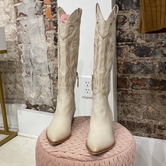 Dolce Vita Shiren Boots - Picture 5 of 8